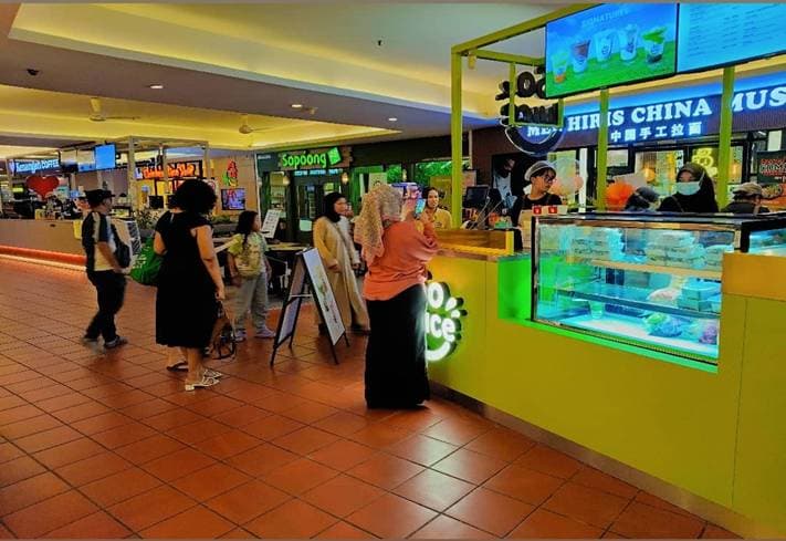 The SoJuice kiosk seen from the CITTA Mall walkway